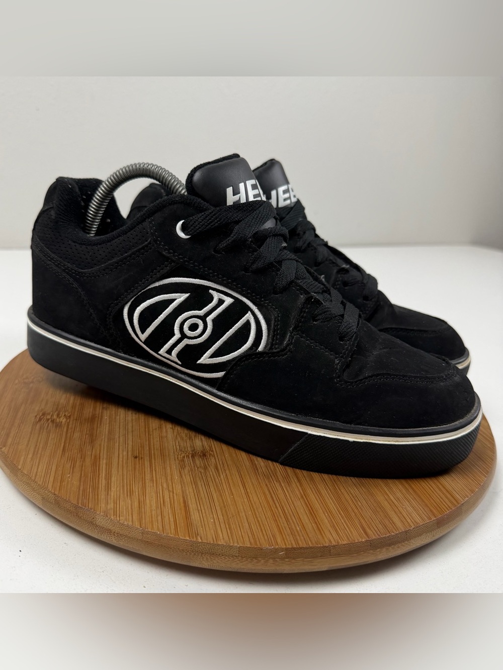Heelys Mens Black Suede Skate-Inspired Sneakers